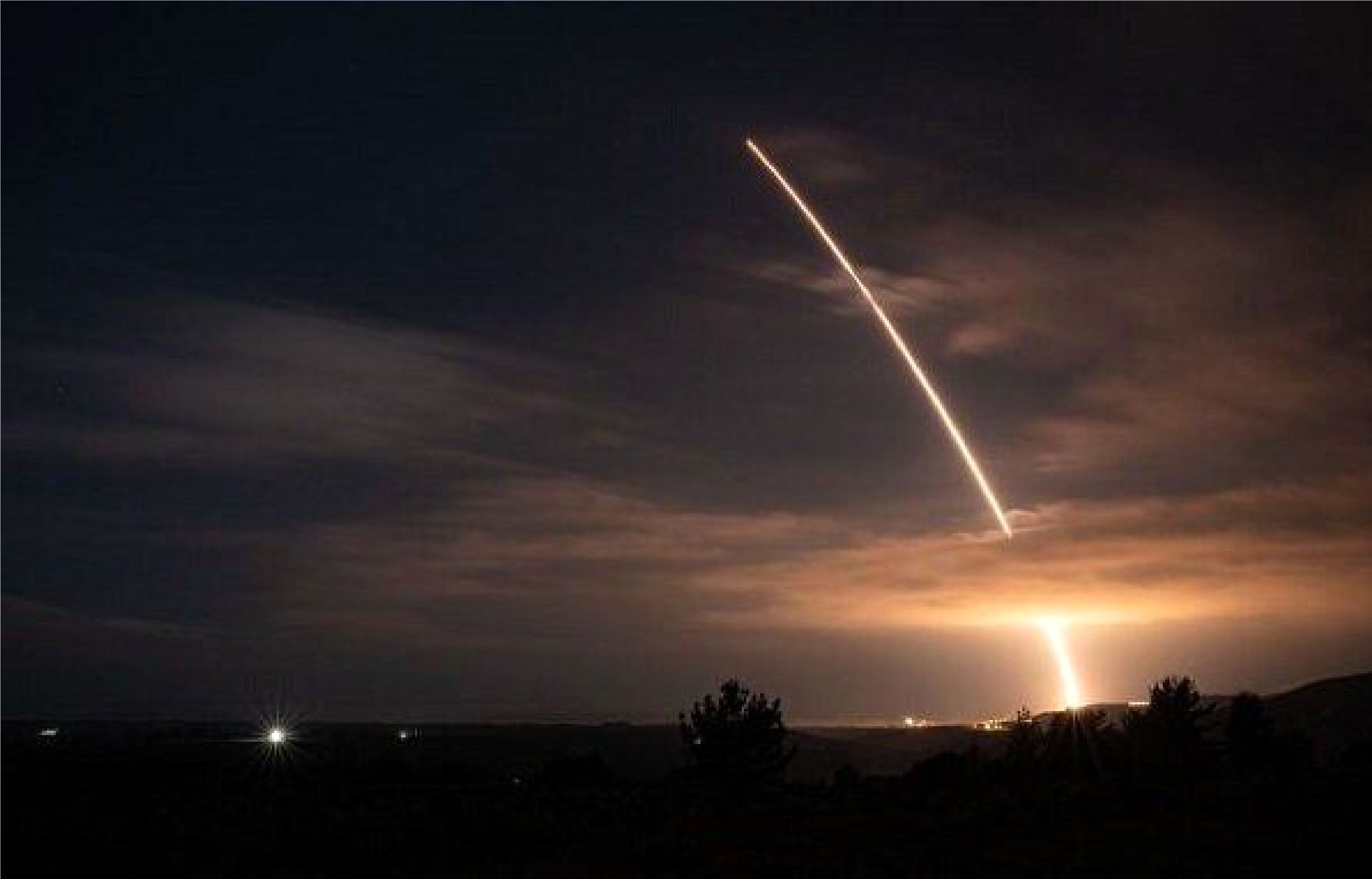 پرتاب موشک بالستیک قاره‌پیما ازسوی ارتش آمریکا