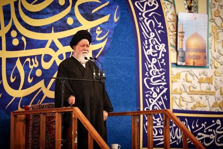 انتقاد علم‌الهدی از گسترش فساد توسط برخی مسئولان/ عواطف دینی مردم در برابر صحنه‌های علنی فساد و بی‌حجابی لگدمال می‌شود