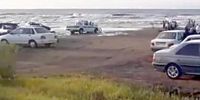 مرگ عروس و داماد در دریای خزر/ مردم اجساد را از آب بیرون کشیدند+ عکس