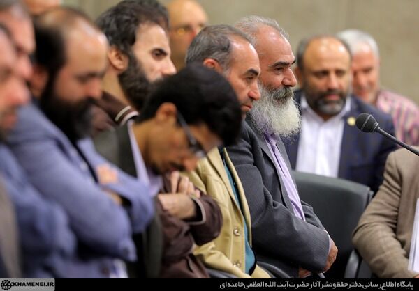 دیدار شاعران با رهبری