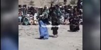 شلاق زدن مادر توسط پسر طالبانی اش / به چه جرمی؟+فیلم