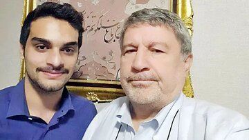 داشتن مشاور نسل z برای دولت واجب است بر منکرش لعنت، اما کجای این مشاور شبیه نسل z است؟