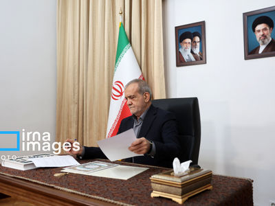 تصاویر| لحظه امضای تفاهم ایران و آمریکا توسط مسعود پزشکیان