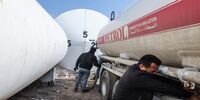 ضربه جنگ ایران به اقتصاد عراق | فشار بحران تنگه هرمز  بر دینار عراق | دولت ترامپ انتقال محموله‌های اسکناس نقدی از یک حساب ویژه در ایالات متحده به عراق را متوقف کرد