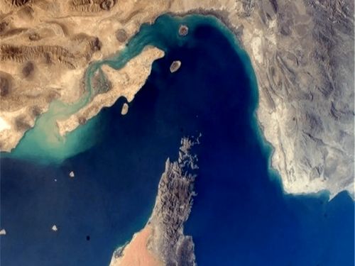 عمان: درباره تنگه هرمز، با مقامات ایران دیدار کردیم/ بررسی پیشنهادها برای تضمین تداوم تردد در تنگه هرمز