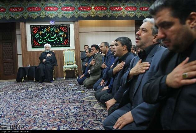 مراسم عزاداری امام حسین با حضور روحانی و وزرا