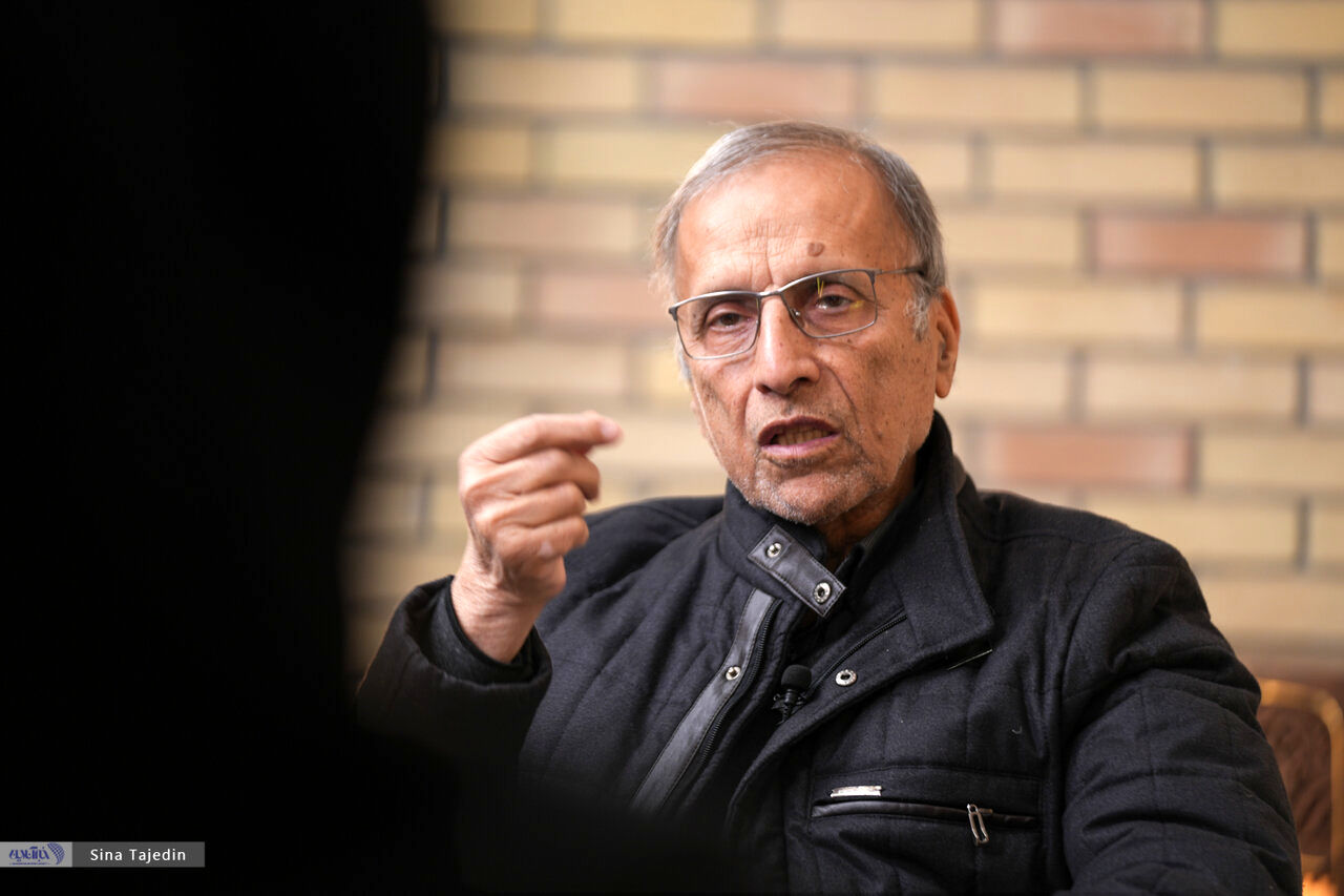 مهمترین ضعف دولت پزشکیان به روایت هادی خانیکی: خطری که امروز جامعه سیاسی ایران را تهدید می‌کند، دوقطبی شدن است/ نگاه غالب در مسئله فیلترینگ، تهدید است