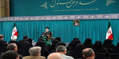 توصیه های کلیدی رهبر انقلاب به نمایندگان درباره نوع رابطه با دولت/ در لوایح اقتصادی زیاد دستکاری نباید کرد