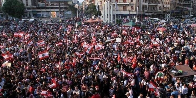 فیلم تظاهرات مردم لبنان در مقابل پارلمان /پس لرزه های انفجار بزرگ بیروت