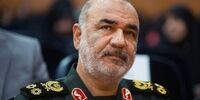 سردار سلامی: دشمن را با شکست های خفت بار روانه گورستان تاریخ می کنیم

