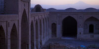 حکم شلاق و زندان پرستو احمدی قطعی شد | دادگاه تجدیدنظر قم حکم پرونده «کنسرت کاروانسرا» را تأیید کرد