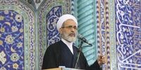 امام جمعه قم خطاب به دولت لبنان: مبادا فریب وعده‌های آب‌ نبات‌ گونه آمریکا را بخورید و تیغ را از دست حزب‌الله رشید بگیرید