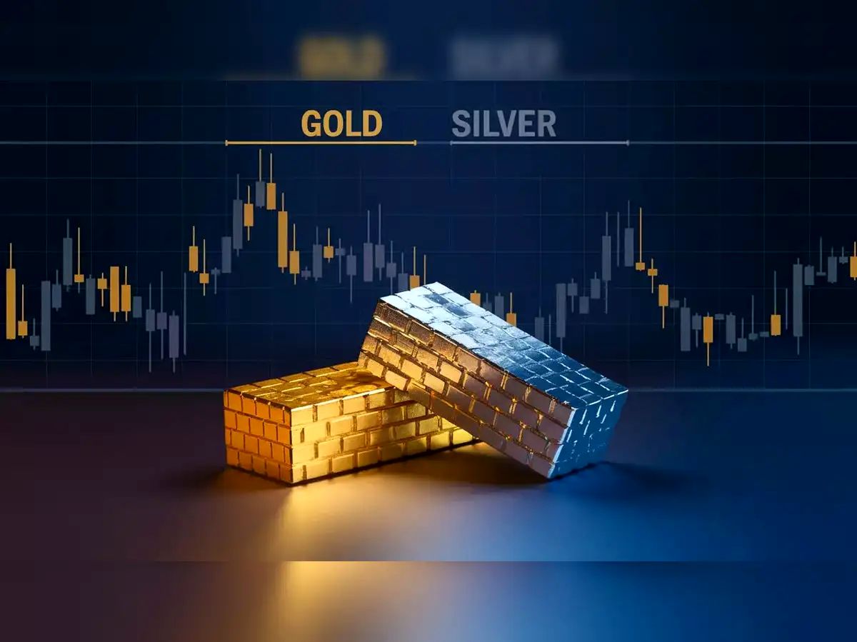 قیمت طلا و نقره در مسیر کاهش | سرمایه‌گذاران درحال سودگیری هستند | سیگنال‌های متناقض فدرال رزرو