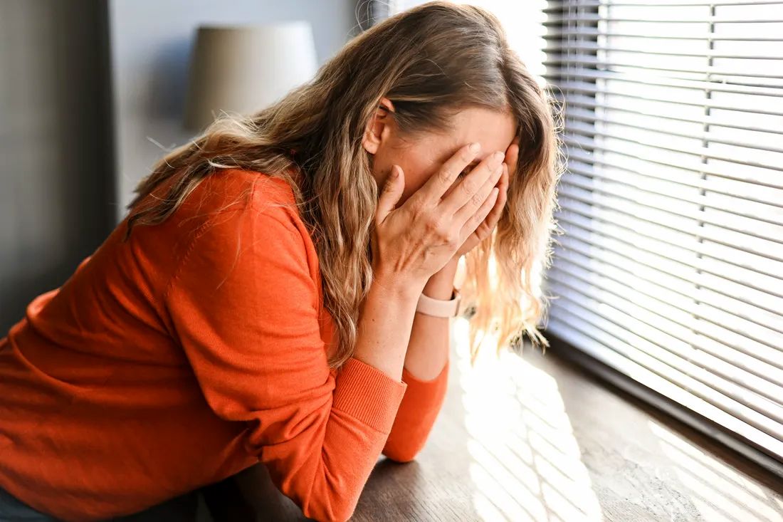 اگر بی‌دلیل گریه می‌کنید بخوانید