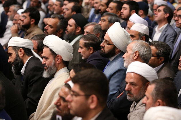 تصاویر دیدار مسئولان نظام، مهمانان کنفرانس وحدت و سفرای کشورهای اسلامی با رهبری