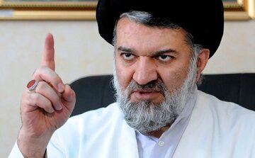 حمله تند روزنامه جمهوری اسلامی به محمدباقر خرازی/  قوه قضاییه باید با این روحانی معلوم الحال برخورد کند/  بوی خیانت به مشام می‌رسد