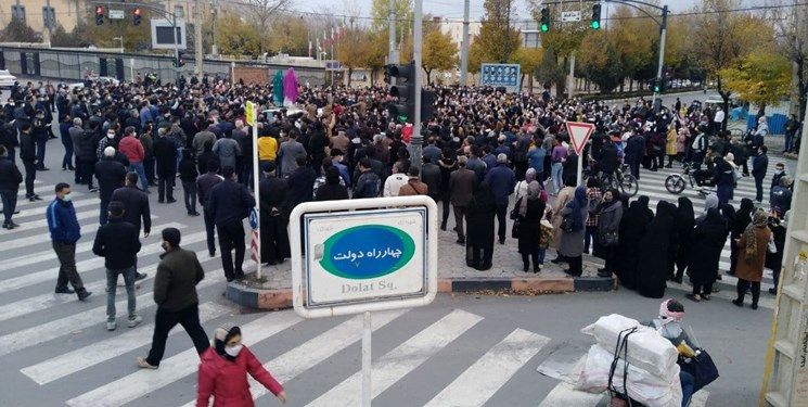 تجمع اعتراضی مردم شهرکرد به دلیل کمبود آب+عکس