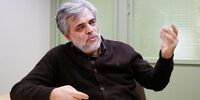 واکنش محمد مهاجری به لگدمال شدن عمامه یک روحانی