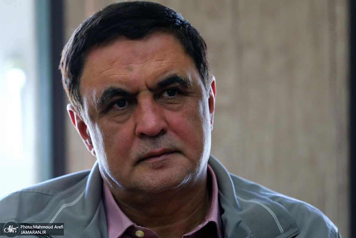 فعال اصولگرا: دوقطبی‌های «جنگ-مذاکره» و «خائن-خادم» را باید کنار بگذاریم/ ترامپ جنگ روانی علیه مردم ایران راه انداخته است