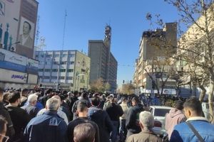 تفاوت اعتراضات 1401 و 1404 از نگاه یک جامعه‌شناس | مطالبه مردم نان و بقا است 
| تنها راه گفتگوی واقعی و بنیادین است