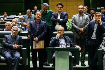 نقشه یاران جلیلی علیه پزشکیان/ کدام نمایندگان به دنبال استیضاح وزرا هستند؟