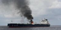 حادثه دریایی در تنگه هرمز/ یک نفتکش هدف حمله قرار گرفت