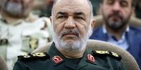 سردار سلامی:دشمن بین دو شر مخیّر مانده/  بماند هزینه می‌دهد و برود فرار کرده است