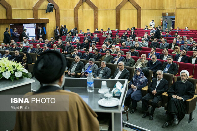  احمدی‌نژاد، قالیباف و جلیلی در گردهمایی اصلاح‌طلبانه