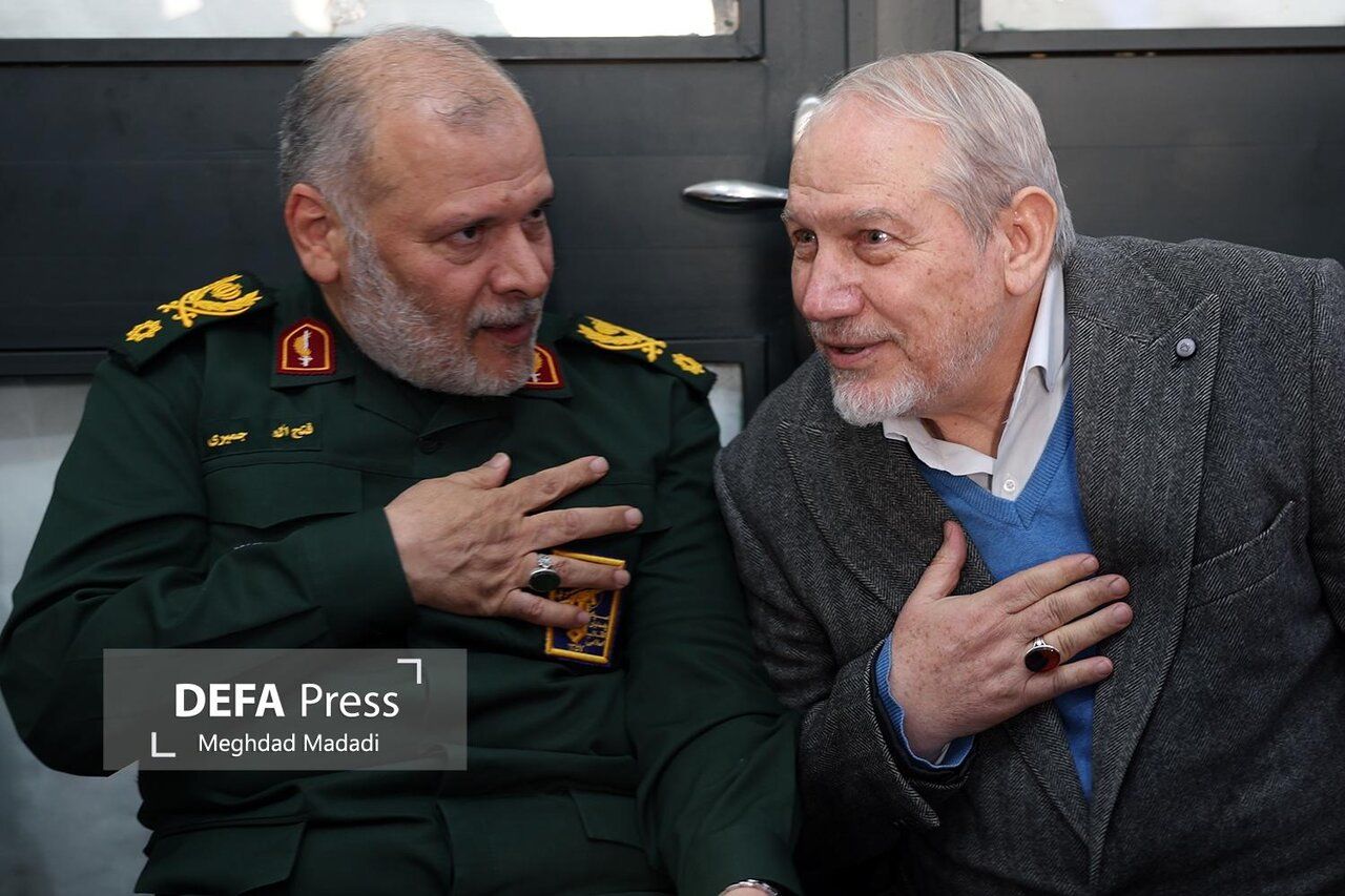 تصاویری از حضور مقامات در مراسم ختم آیت‌الله سیدمحمد شاهچراغی/ نشستن وزیر اطلاعات بین دو سردار عالیرتبه سپاه/ ظاهر زمستانی فرمانده کل سپاه