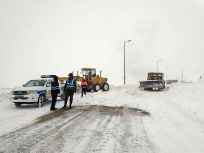 برف و کولاک جاده کندوان را مسدود کرد