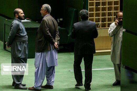 نمایندگان مجلس در جلسه علنی امروز تغییر لباس دادند+عکس