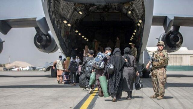 توصیه انگلیس به اتباعش درباره نزدیک نشدن به فرودگاه کابل