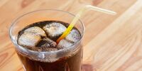 نوشیدن نوشابه رژیمی این بلا را بر سر کبدتان می آورد