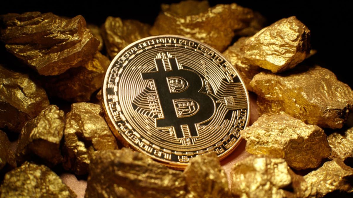 قیمت طلا از قله تاریخی عبور می کند؟ /بیت کوین عقب افتاد