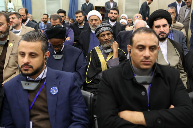 تصاویر دیدار مسئولان نظام، مهمانان کنفرانس وحدت و سفرای کشورهای اسلامی با رهبری