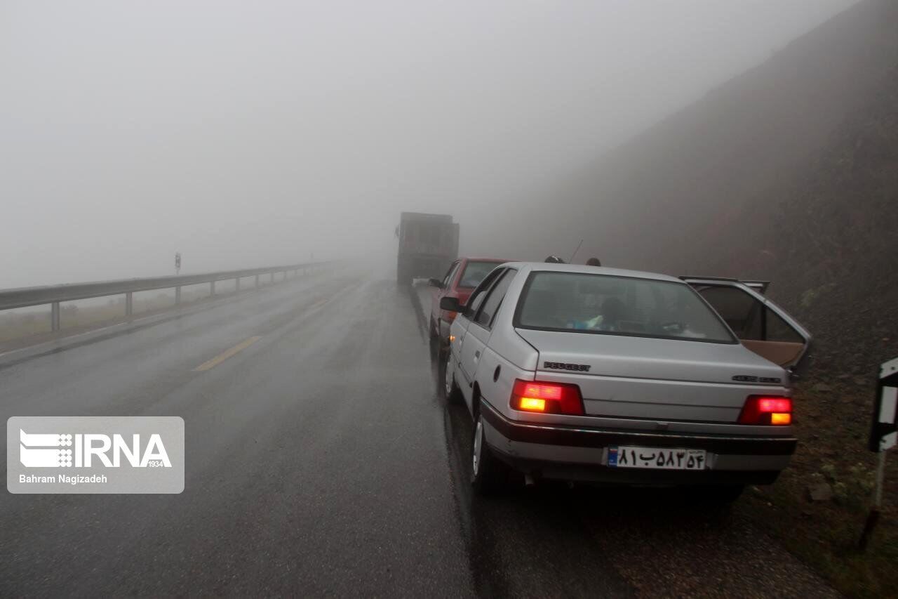  برف و باران در جاده‌های ۹ استان
