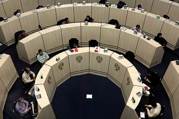 پیش بینی بورس فردا شنبه 24 آبان | بازاری متعادل در آستانه انتخاب مسیر جدید