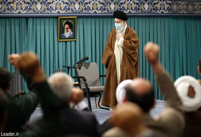 رهبر معظم انقلاب: باید با شیوه‌های خلاقانه و جذاب، یاد، سلوک و مجاهدت شهدا به نسل جوان منتقل شود/ زنده نگه داشتن یاد شهید و خانواده‌ها و دوستان شهدا جهاد است