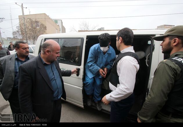 بازسازی صحنه سرقت مسلحانه از طلافروشی