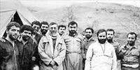 عکسی قدیمی از  رهبر انقلاب در نقطه صفر مرزی زیر آتش
