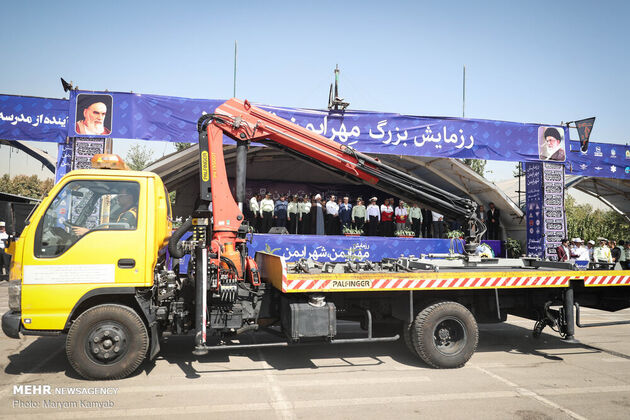 تصاویر جالب رزمایش نیروی انتظامی در بوستان ولایت