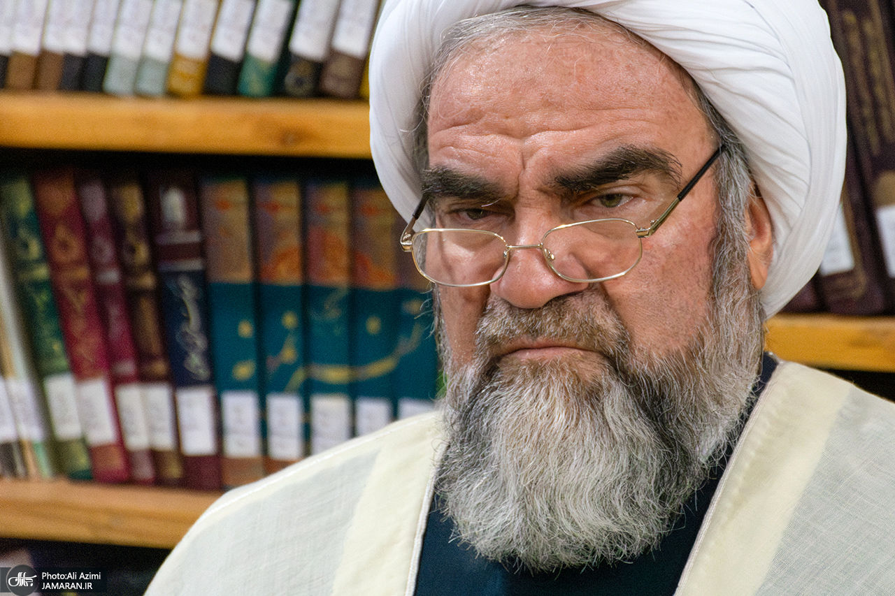 غرویان: آزادی بیان مطلق نیست بلکه باید به نفع مردم باشد/ برای تغییر باورهای مردم نمی توان انقلابی عمل کرد