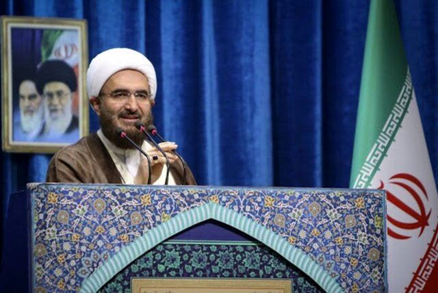 امام جمعه تهران: داعش همان آمریکای ادکلن نزده است، ملت فریب نخورد  