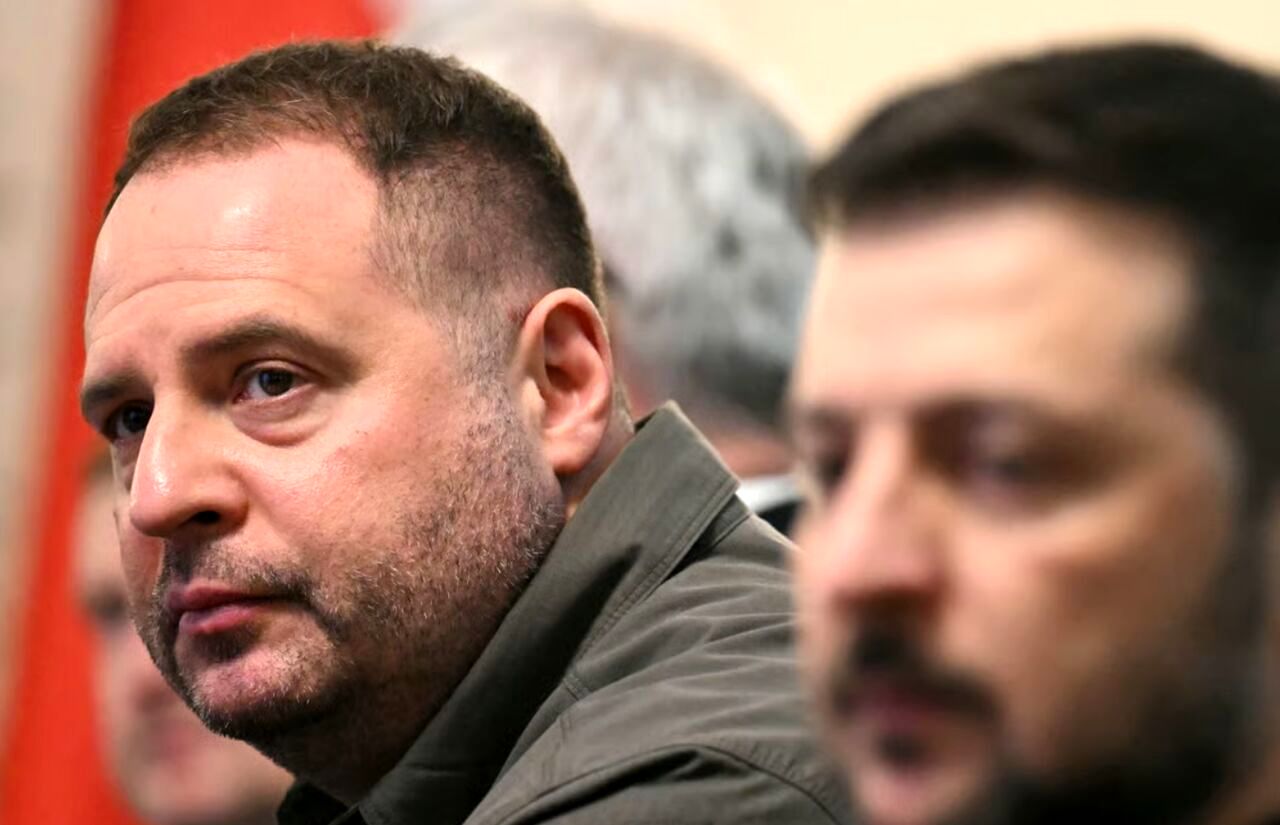 حکم رسمی زلنسکی درباره رئیس دفتر خود / نمی خواهم هیچ شایعه و گمانه زنی باشد