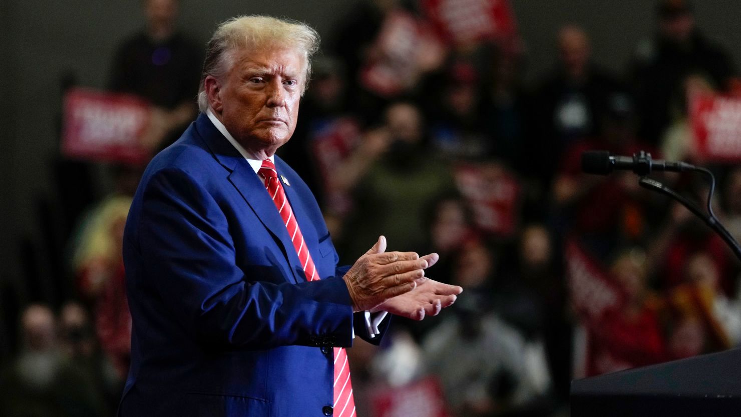 ادعای ترامپ: کوبا روزهای بهتری را خواهد دید | می‌ توانم آن را آزاد کنم یا تحت کنترل خود درآورم | نمی‌توانیم اجازه دهیم ایران سلاح هسته ای داشته باشد