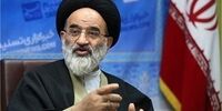 چرا رهبر انقلاب کمتر خطبه های نماز جمعه را می خوانند؟