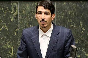 ادعای چهره نزدیک به زاکانی درباره مصوبه بنزینی دولت / آسان ترین راه برای دولت ها گرانی بنزین است