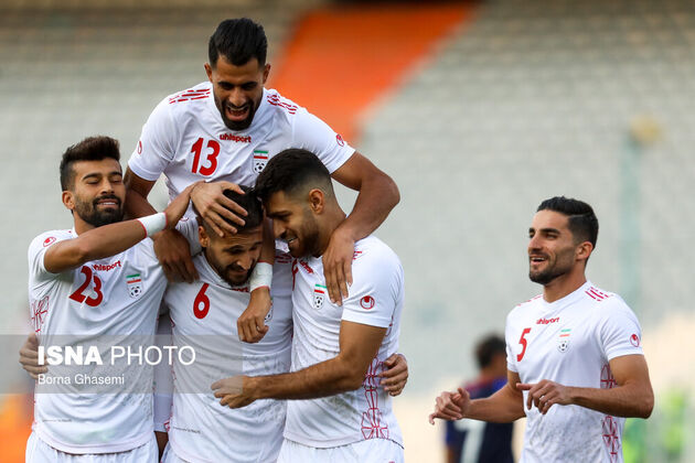 منتخب تصاویر نخستین حضور قانونی زنان ایرانی در ورزشگاه آزادی