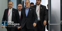 تصویر جالب از پزشکیان در حال گوش کردن به سخنرانی پوتین در بریکس + عکس