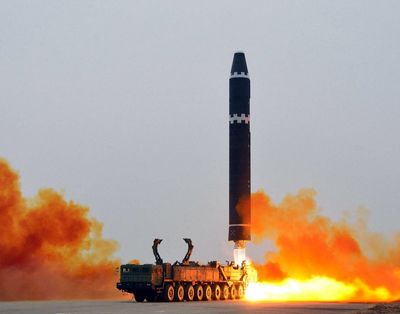 تایید پرتاب موشک بالستیک قاره‌پیما توسط کره شمالی/ پیونگ یانگ کره جنوبی را تهدید کرد